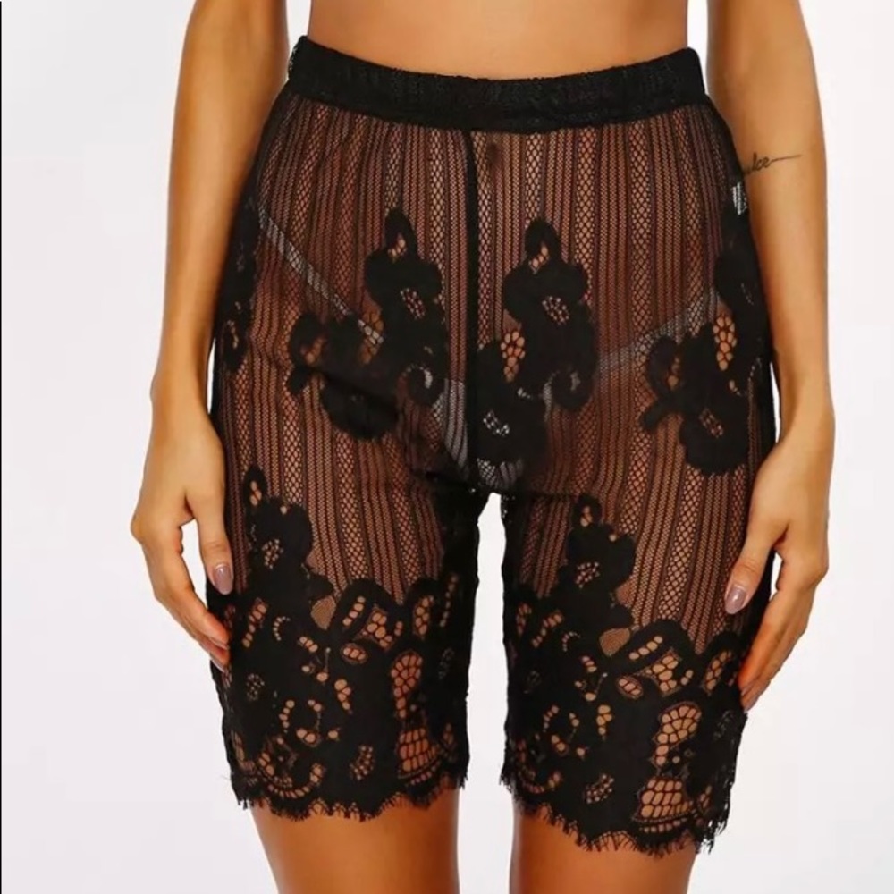 Women’s lace biker shorts